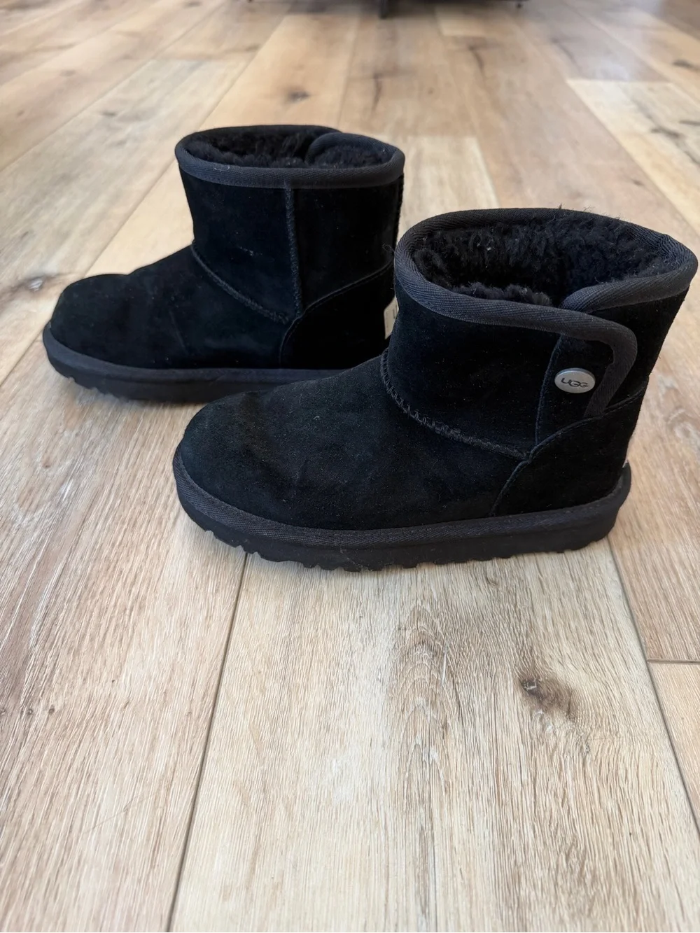 UGG classic short